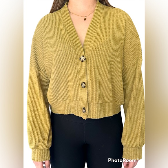 Final Touch Boutique Mustard Yellow Sweater - Picture 1 of 4